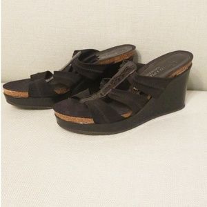 DONALD J PILNER black platform wedges